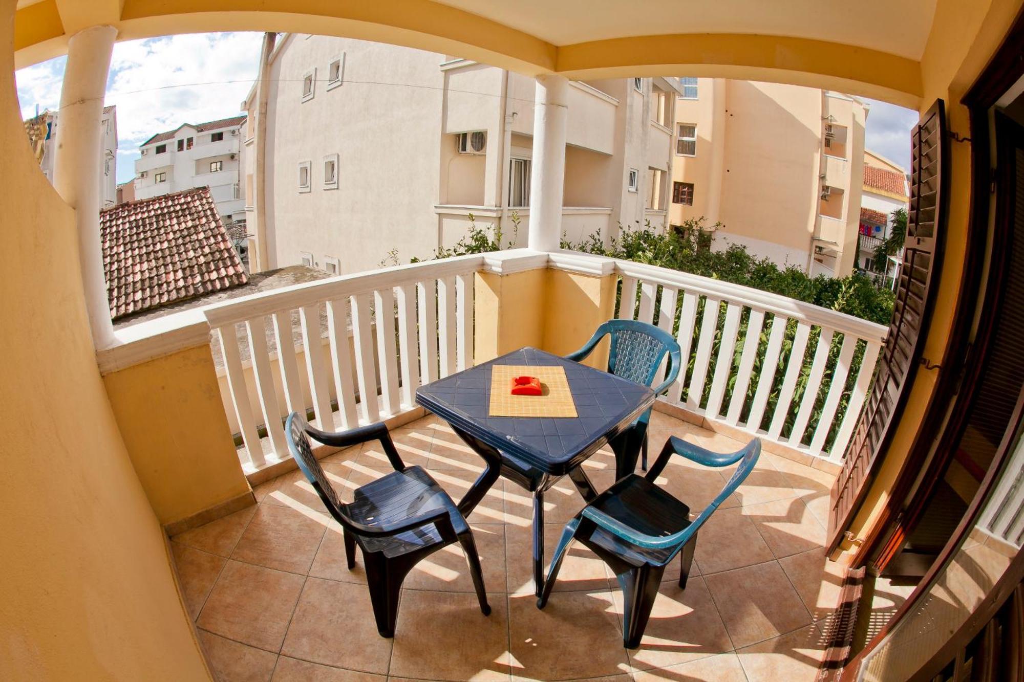 Apartments Angela Budva Bilik gambar